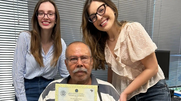 Morador de Três Lagoas ganha correção de certidão dias após completar 61 anos