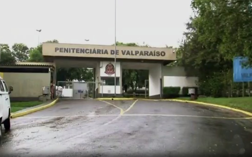 Agentes Penitenciárias de Junqueirópolis fazem parto de visitante