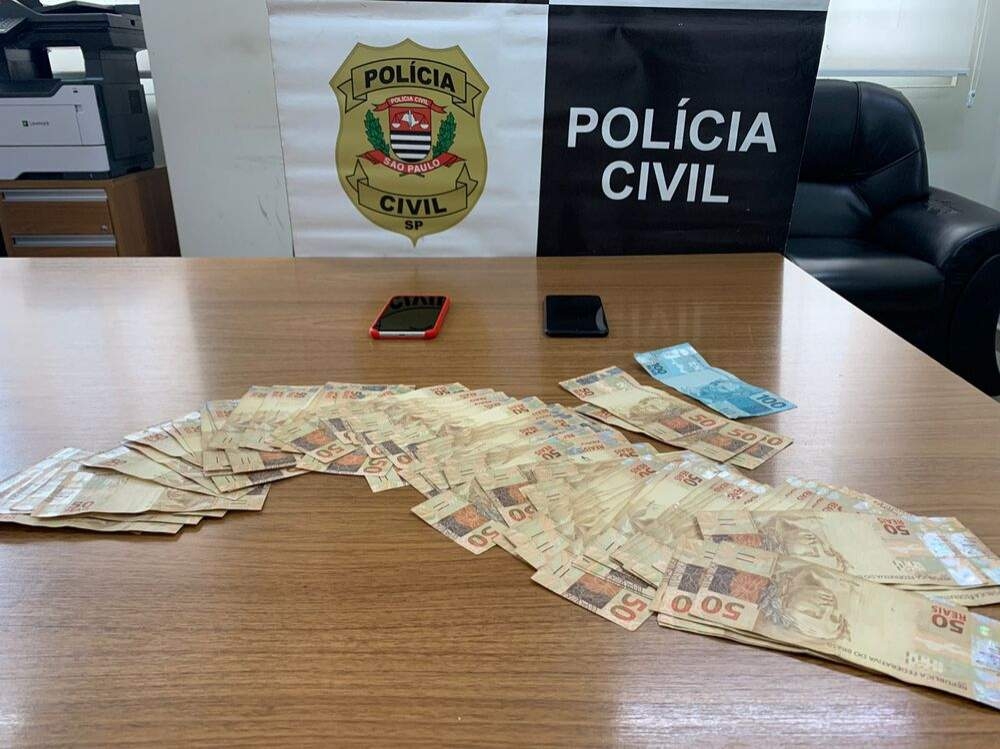 GOE de Araçatuba contra o tráfico apreende mais 5 mil reais, alvo de repressão ao crime avenida Odorindo Perenha