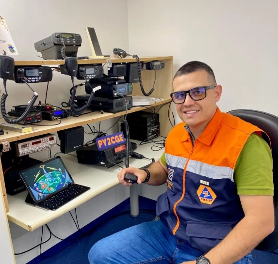 A Voz que Nunca Silencia: Entrevista com Lucas (PY2TEL), Radioamador, Coordenador Regional da REER-SP e Cabo da PM em Andradina