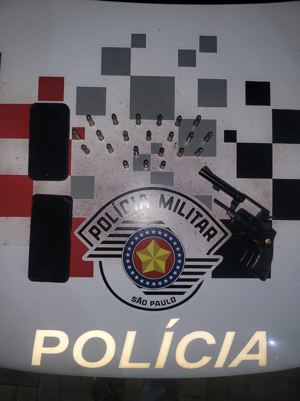 POLÍCIA MILITAR PRENDE HOMEM POR PORTE ILEGAL DE ARMA DE FOGO E DISPARO DE ARMA DE FOGO EM ARAÇATUBA