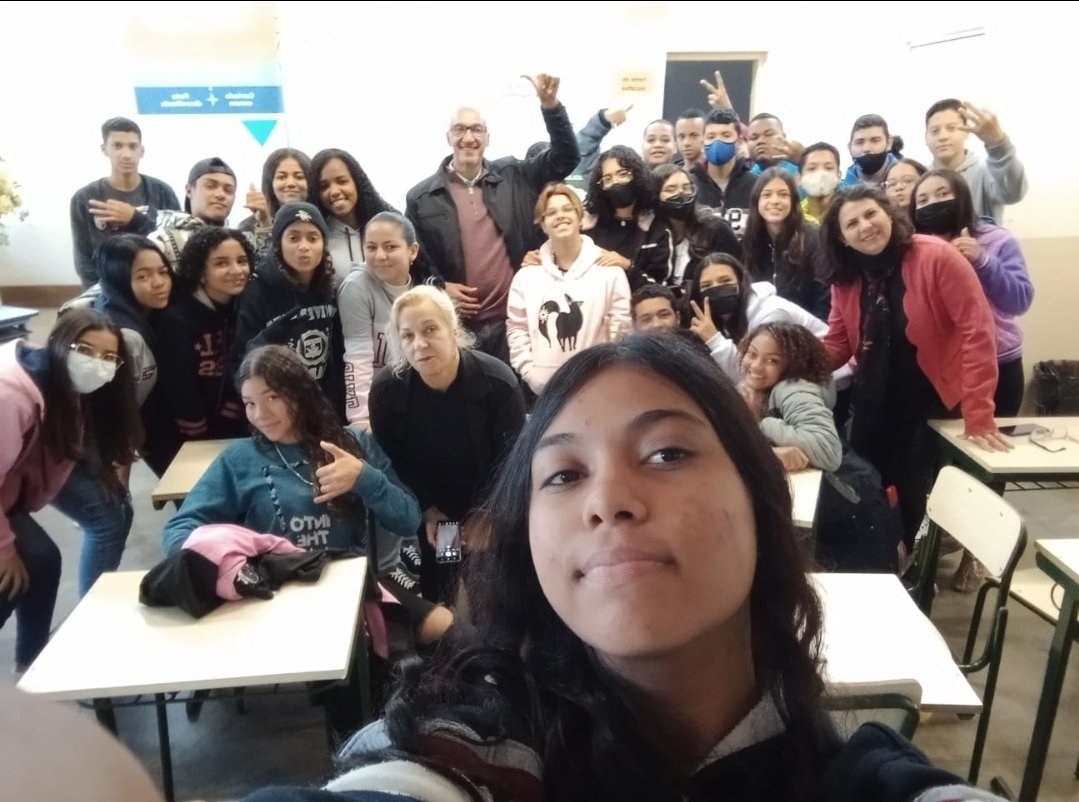 EM ANDRADINA CONVERSA SOBRE JORNALISMO NA ESCOLA “ALICE MARQUES”