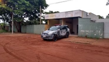 Cliente furta cachaça cara em loja de conveniência em Três Lagoas