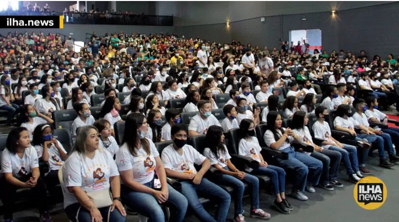 Proerd de Ilha Solteira forma mais 300 alunos e entrega premiação de redação e de aluno revelação