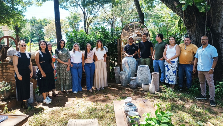 Exposição de vasos inspira profissionais no Espaço Rei do Gado em Andradina