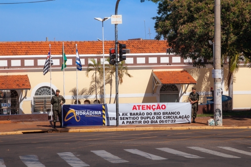Trânsito na avenida Barão do Rio Branco muda após a meia noite em Andradina