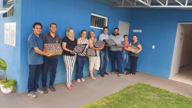 Alunos da rede municipal de Andradina recebem brownies de empresa da Empretec