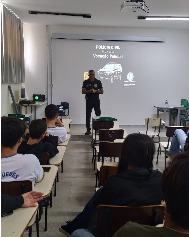 Polícia Civil faz palestra para alunos participantes da disciplina eletiva “Operações Especiais” em Tupi Paulista