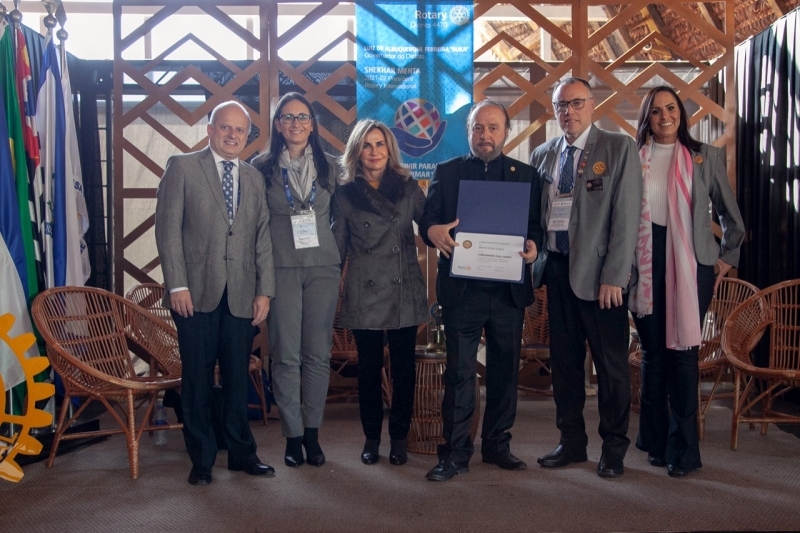 Prefeito de Andradina Mário Celso Lopes recebe maior honraria do Rotary