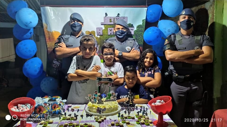 Em Castilho aniversário especial de um fã da Polícia Militar