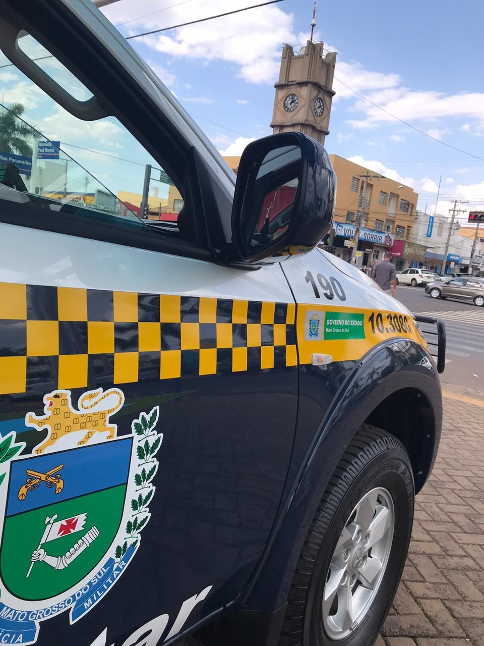 Polícia Militar prendeu em Três Lagoas, 2 pessoas por Maus Tratos a 39 bovinos de origem não esclarecida. Há suspeitas de que o gado seja produto de Furto