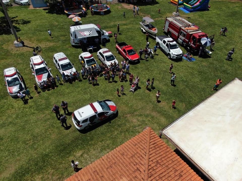 POLÍCIA MILITAR REALIZA EVENTO PARA A POPULAÇÃO DE PEREIRA BARRETO