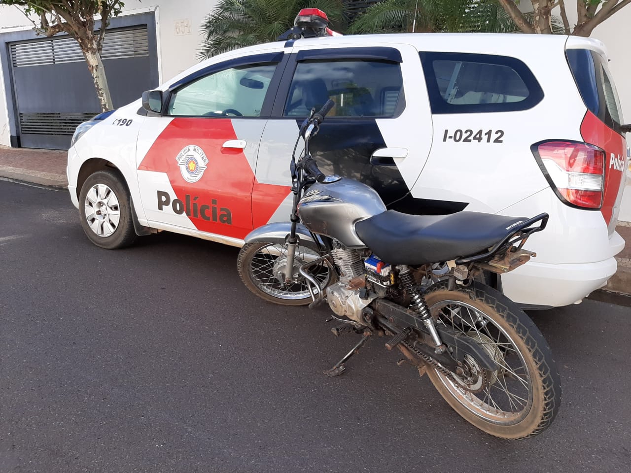 Após perseguição por 7 Km, Polícia Militar de Birigui detém 2 homens com moto furtada