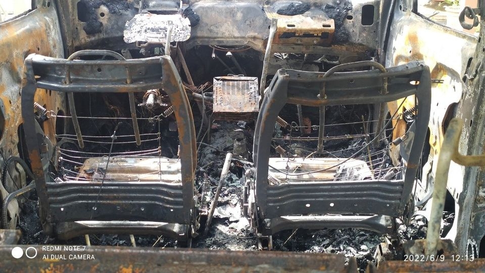 Vaquinha para ajudar idosa do Bairro Pereira Jordão que teve seu carro destruído pelo fogo