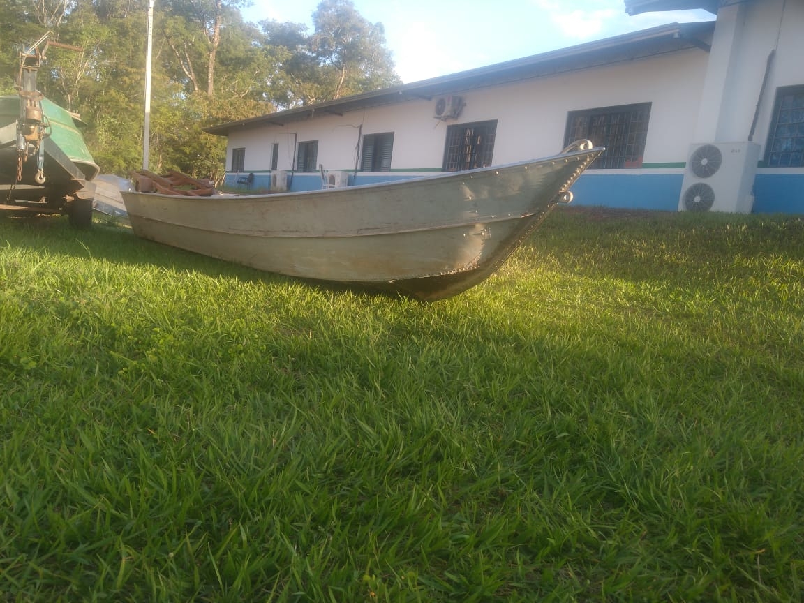 Polícia Militar Ambiental de Três Lagoas autua infrator por pesca ilegal e apreende barco e petrecho de pesca