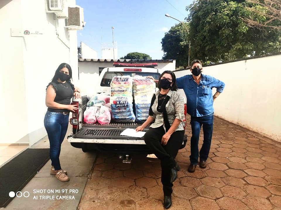 POLÍCIA CIVIL DOA CESTAS BÁSICAS AO ASILO DE ANDRADINA