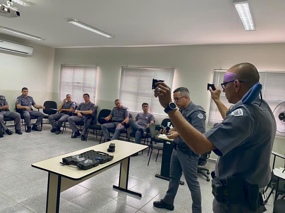 BATALHÃO DE ANDRADINA HABILITA POLICIAIS PARA USO DE ARMA DE INCAPACITAÇÃO NEUROMUSCULAR