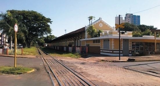 Ferrovia que corta Andradina volta a operar de forma precária