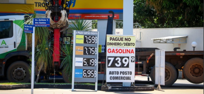 PROCON faz ação contra reajuste abusivo do preço de combustível em Três Lagoas
