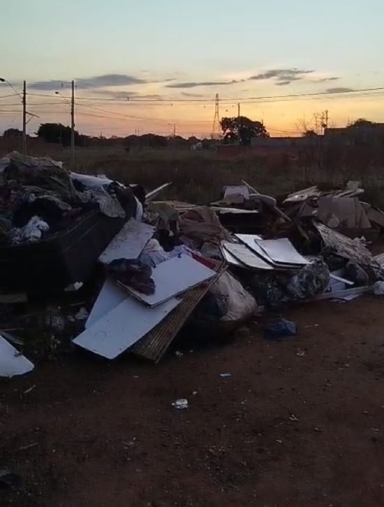 Bairro OT reclama de abandono: lixo e insegurança preocupam moradores e comerciantes de Três Lagoas