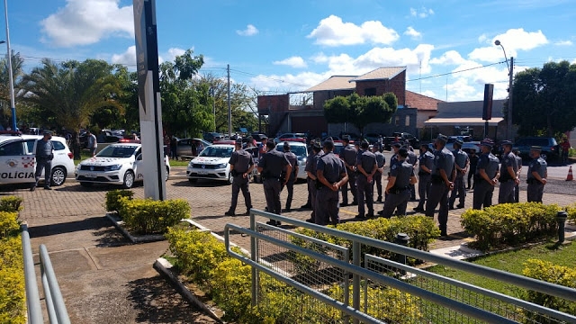 Guararapes se despede do policial Cabo Moreira sob forte comoção