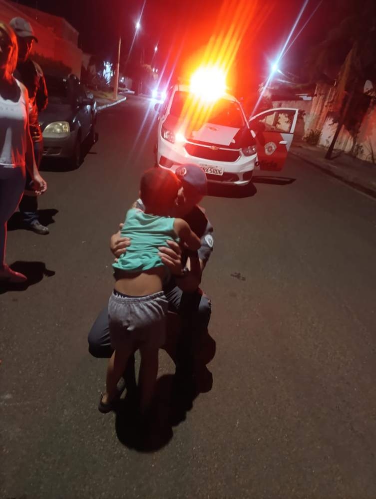 Criança é encontrada sozinha e chorando na entrada do bairro Alto dos Ipês em Andradina