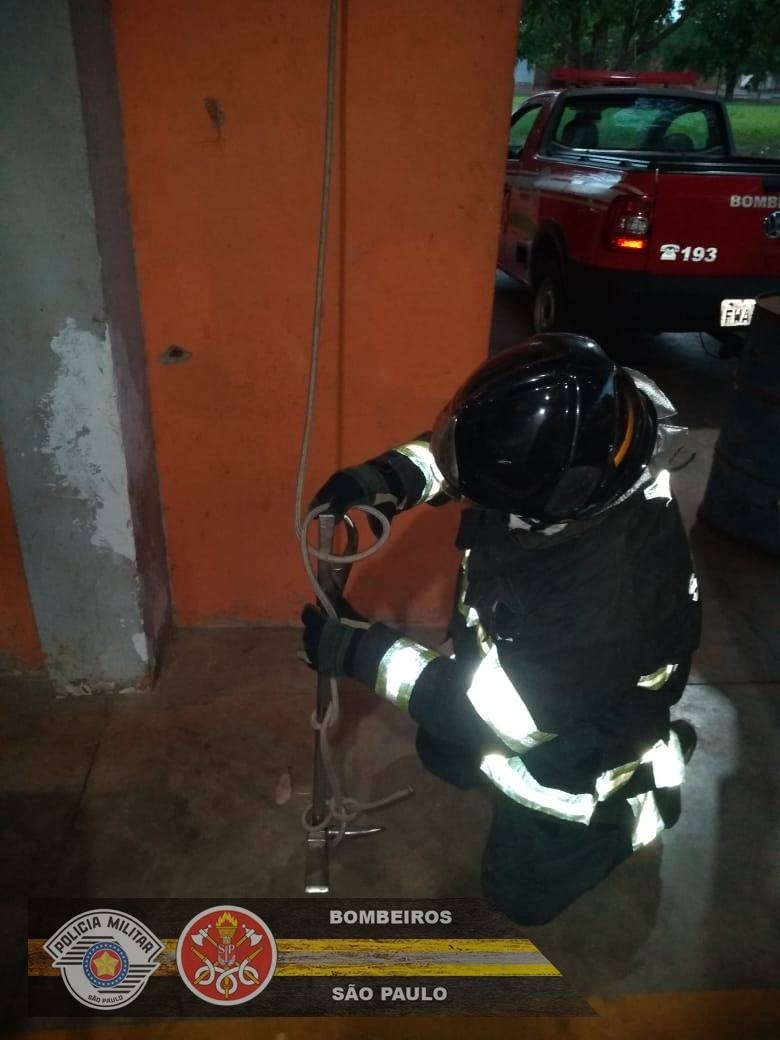 TREINAMENTOS E INSTRUÇÕES DE ROTINA DA ESTAÇÃO DE BOMBEIROS DE PEREIRA BARRETO-SP