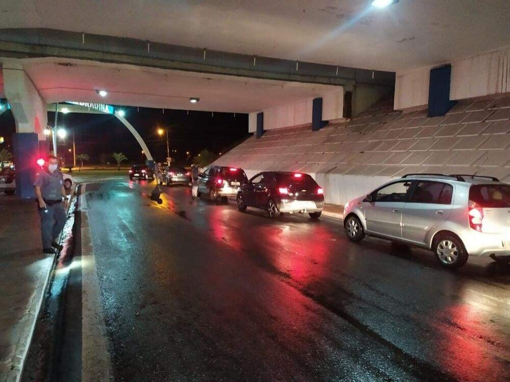 Motoristas de Andradina que insistem beber e dirigir; PM apreende 10 habilitações e fiscaliza centenas de veículos