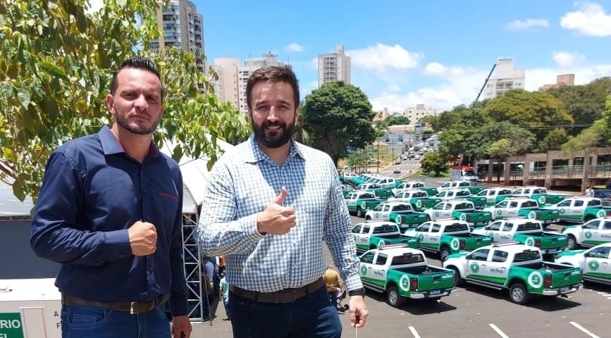 Vereadores representam Legislativo de Andradina e acompanham chegada de viaturas da Patrulha Rural