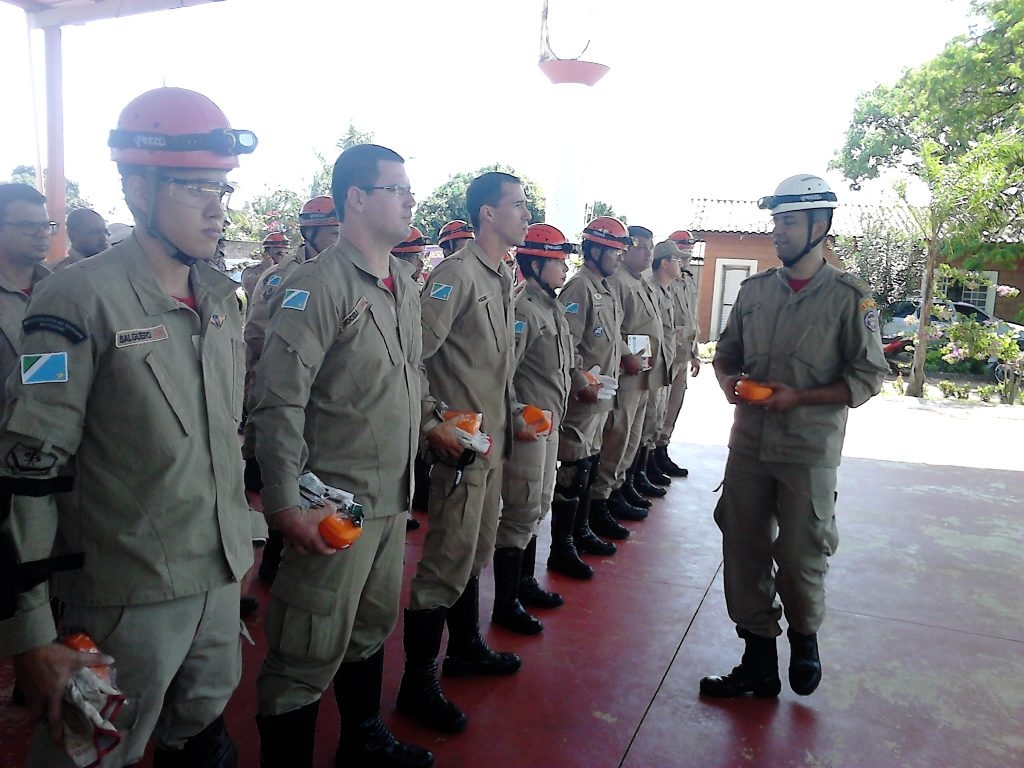 Policiais Civis do DEINTER 10 – Araçatuba são homenageados na Assembleia Legislativa