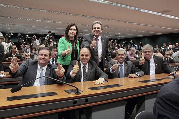Ex-vereadora é presa pela Polícia Civil por comprar votos na Câmara de Andradina