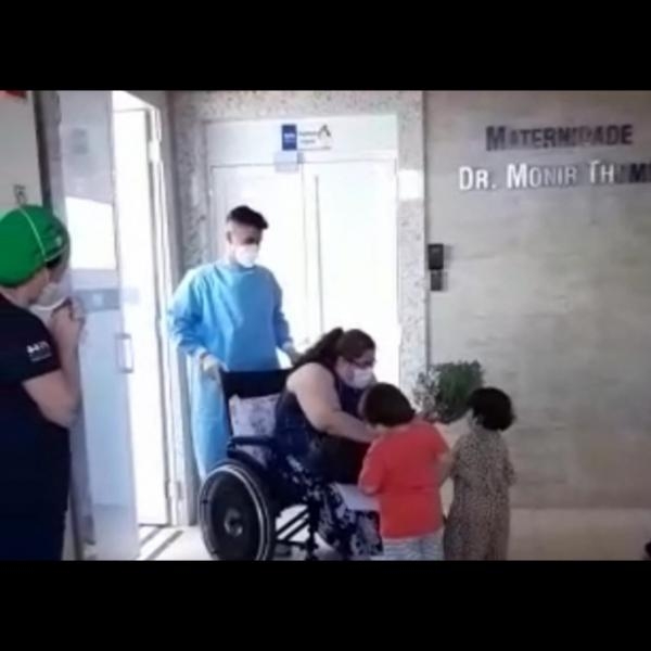 Em Três Lagoas Doutora Karina Moura recebe alta; A médica pediatra venceu a Covid-19