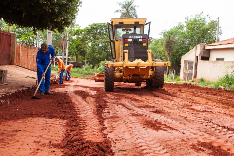 Na Terra do Rei do Gado Rua Paraná vai ganhar asfalto novo na Vila Mineira
