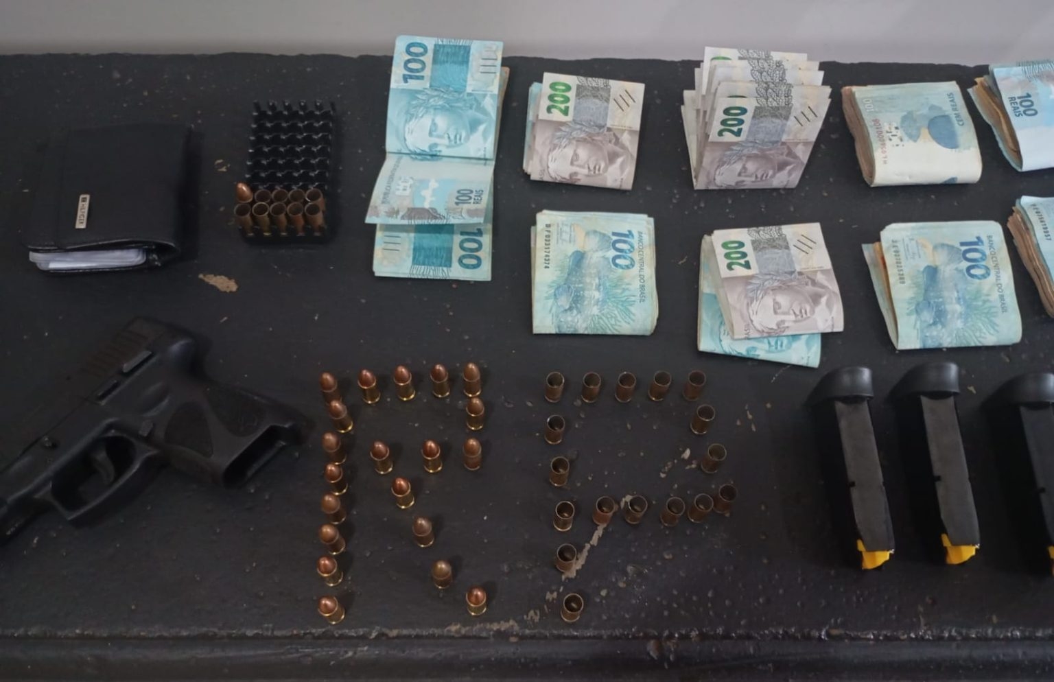PM de Três Lagoas prende morador do bairro Jupiá com pistola, 21 munições e R$ 15.900,00 em cédulas