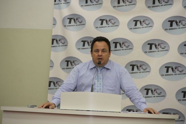 Unimed entrega cadeira de rodas para o Instituto do Câncer de Andradina
