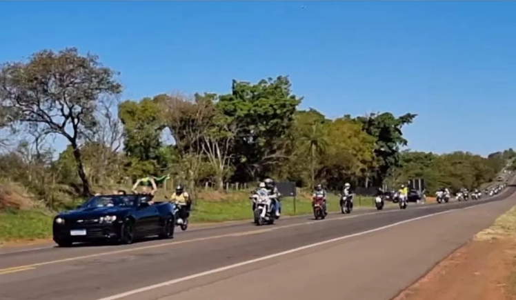 Sem Bolsonaro, motociata reúne 100 motociclistas na região de Andradina