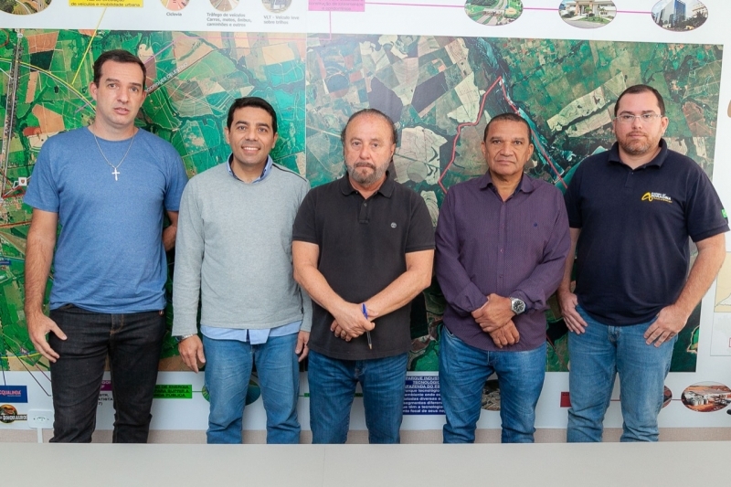 Prefeito de Andradina Mário Celso Lopes assina contrato para construção de ponte no Barro Preto