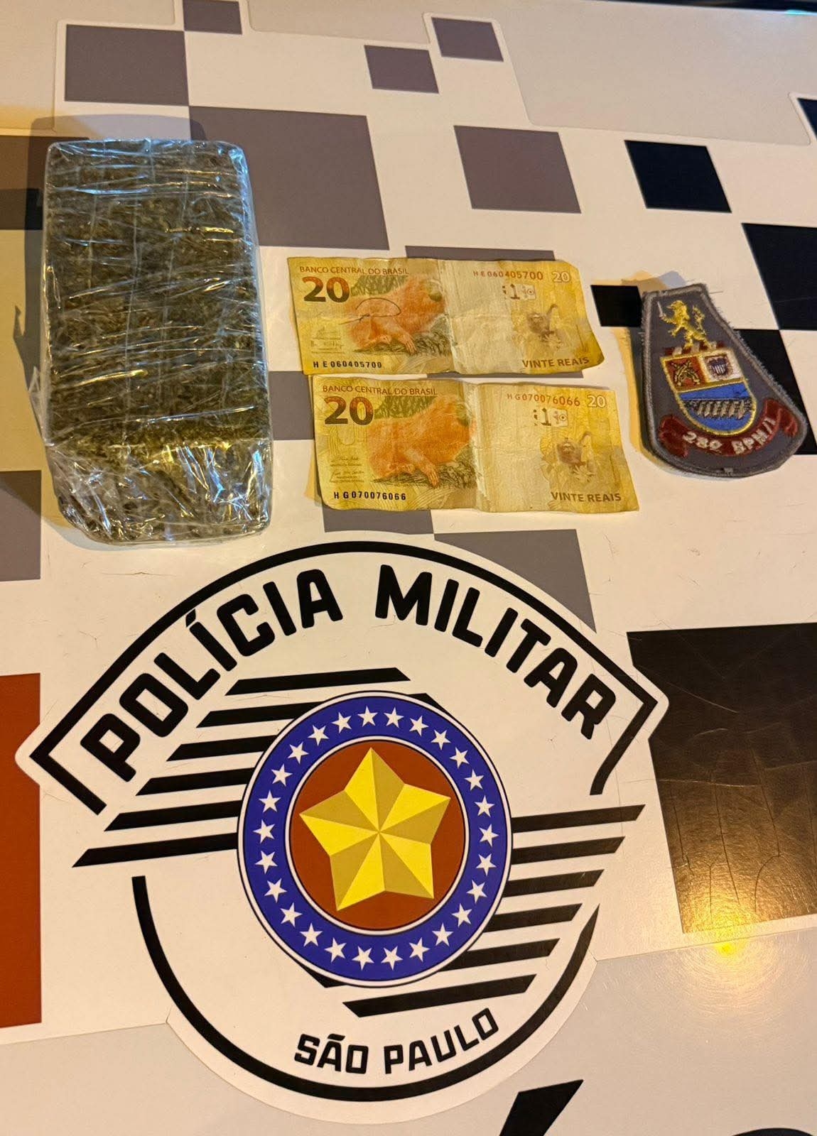 Polícia Militar de Sud Mennucci prende motociclista por tráfico de drogas