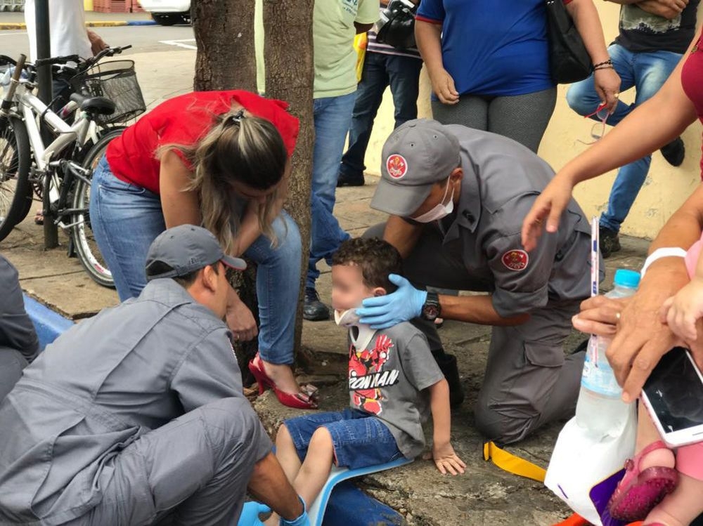 Aconteceu manifesto dos moradores do Distrito de Planalto na Prefeitura de Andradina e Prefeita Tamiko está viajando !