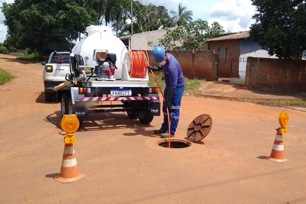 Águas Andradina utiliza novo equipamento para desobstrução de redes de esgoto