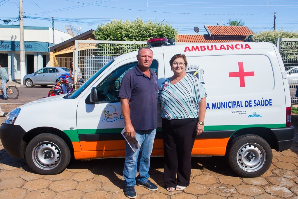 Moradores do bairro Santa Cecília reclamam de limpeza mal feita pela prefeitura de Andradina