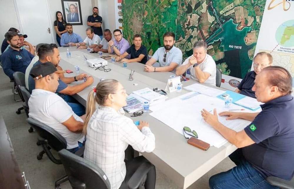 Prefeito anuncia decisão judicial para assumir a Fundação Educacional de Andradina