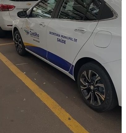 VEÍCULO DA SAÚDE DE CASTILHO É FLAGRADO EM SHOPPING DE ANDRADINA, GERANDO CRÍTICAS DE USO INDEVIDO