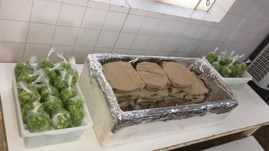 APAE de Três Lagoas distribui marmitas aos alunos em tempos de quarentena
