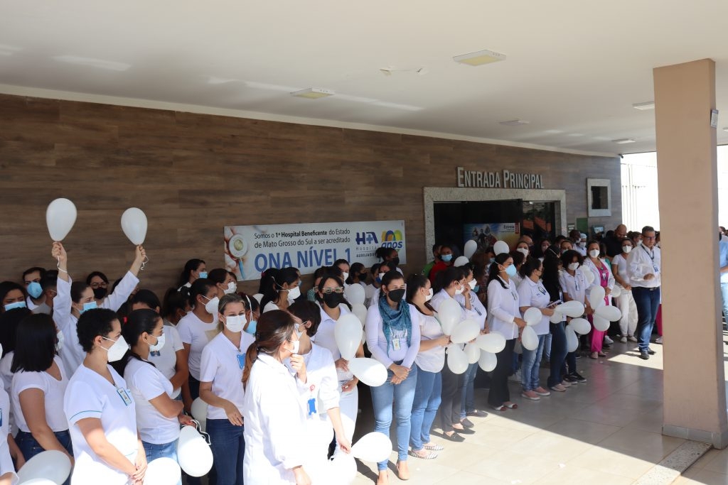 Hospital Auxiliadora de Três Lagoas participa de movimento nacional “Chega de Silêncio”, ato simbólico por crise financeira