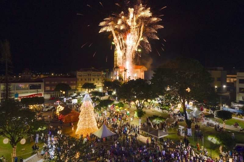 APAE realiza festival na Praça Moura Andrade em Andradina