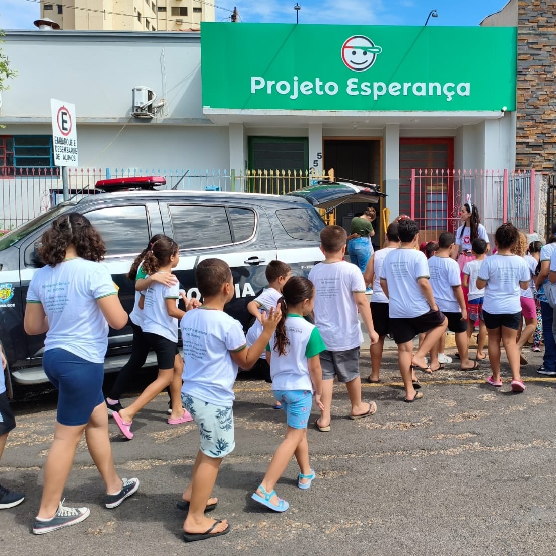POLÍCIA CIVIL E GRUPO “MENSAGEIROS DA ALEGRIA” PROMOVEM AÇÃO SOLIDÁRIA E DISTRIBUEM MAIS DE 3 MIL OVOS DE PÁSCOA NA REGIÃO DE DRACENA