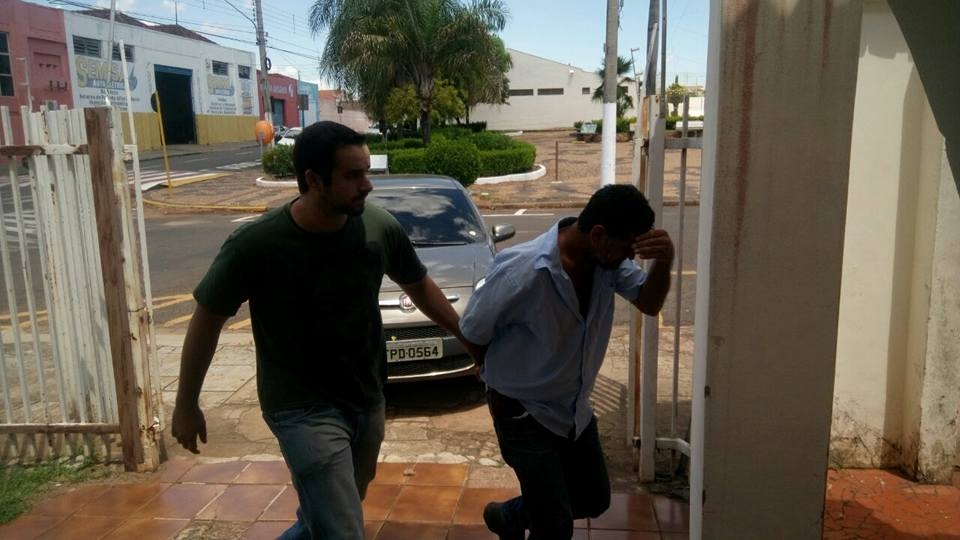 “Mulheres de Preto” denunciam Mário Gay na Delegacia de Defesa da Mulher de Andradina