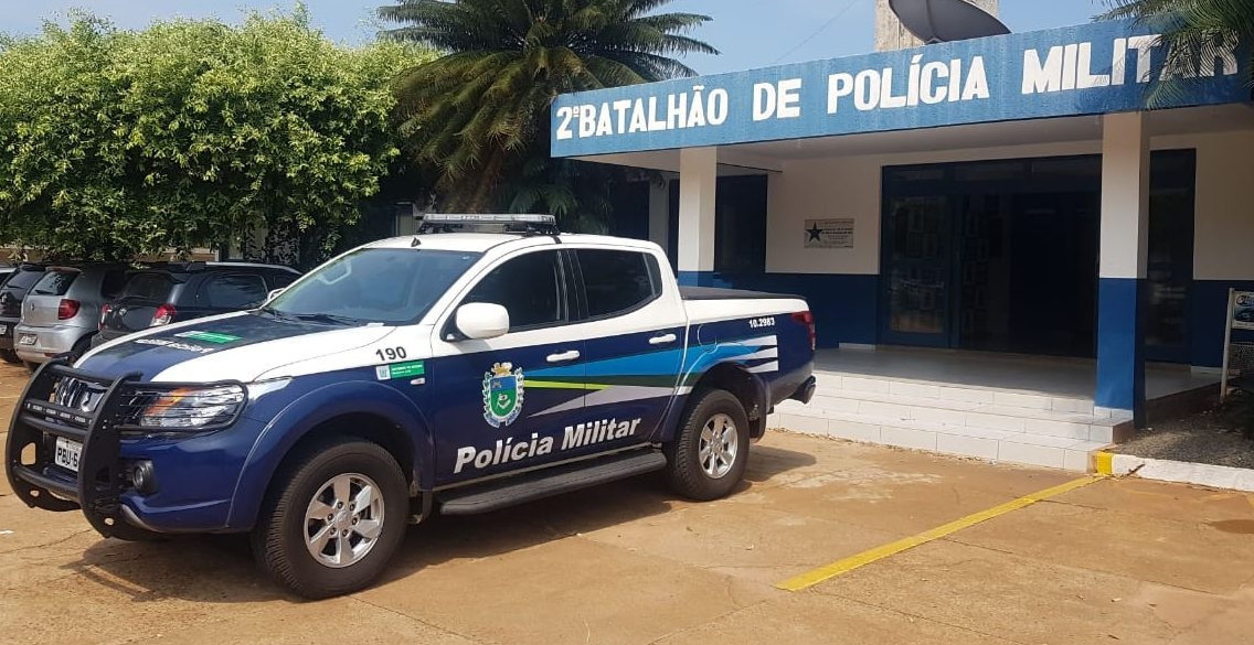 Policial militar de folga intervém e protege vítima de roubo em Três Lagoas. Um assaltante morreu e outro foi ferido