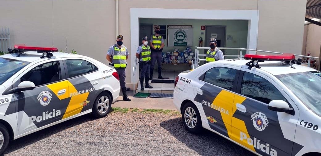 Polícia Rodoviária faz entrega de fraldas geriátricas para entidades beneficentes de Andradina, Araçatuba e Penápolis